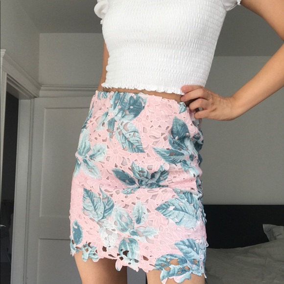 Vintage pink floral crochet pencil skirt - Picture 3 of 4